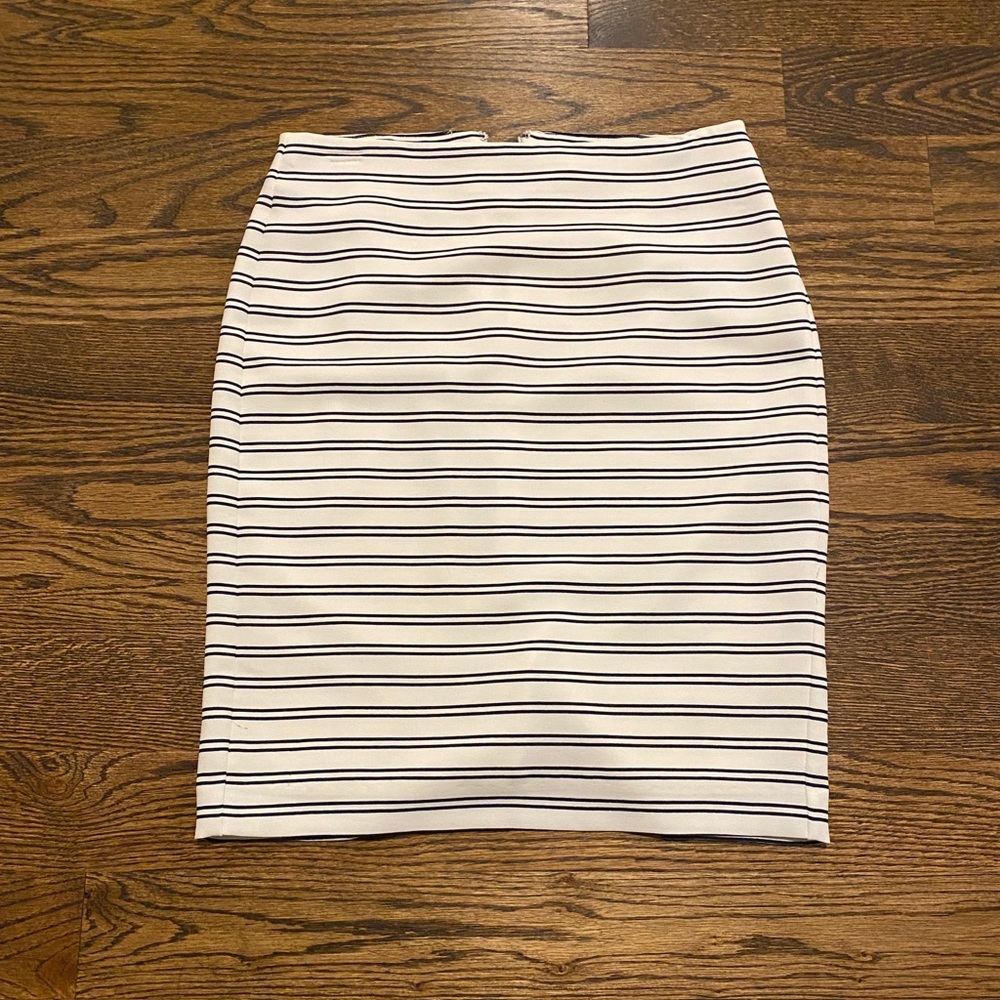 Banana Republic striped white and navy skirt
